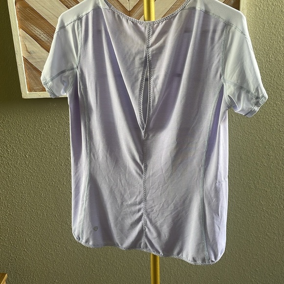 Lululemon run fast track light purple top in size medium - Picture 6 of 9